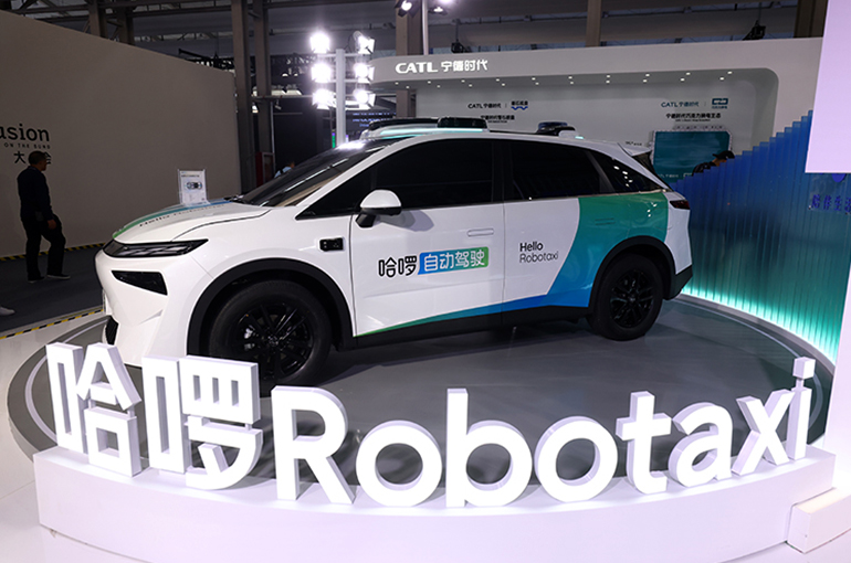 Hello robotaxi arm raises USD100 million to build 10,000-gpu computing cluster