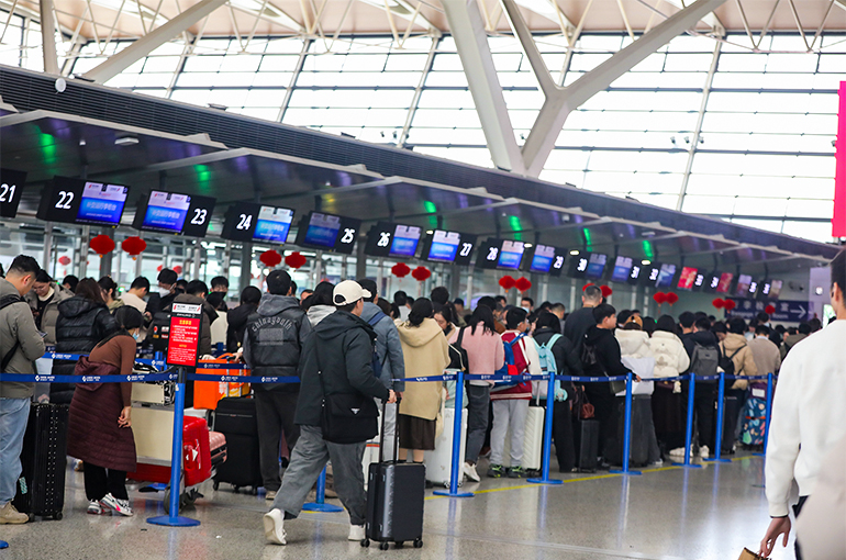 Shanghai Airports Set Passenger Traffic Records Over Chinese New Year